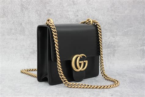 small gucci purse with chain